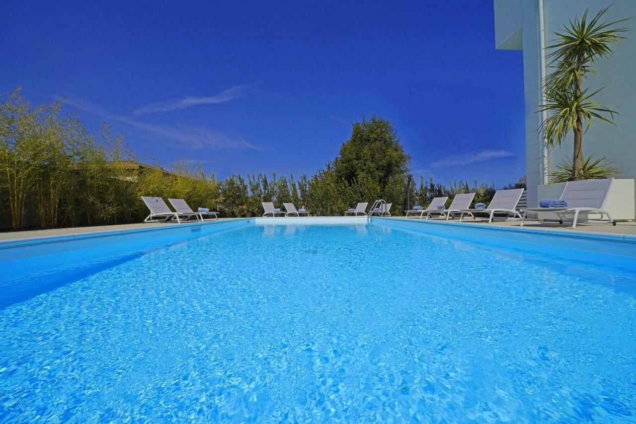 Villa Bianca Luxury Apartments Desenzano del Garda Dış mekan fotoğraf