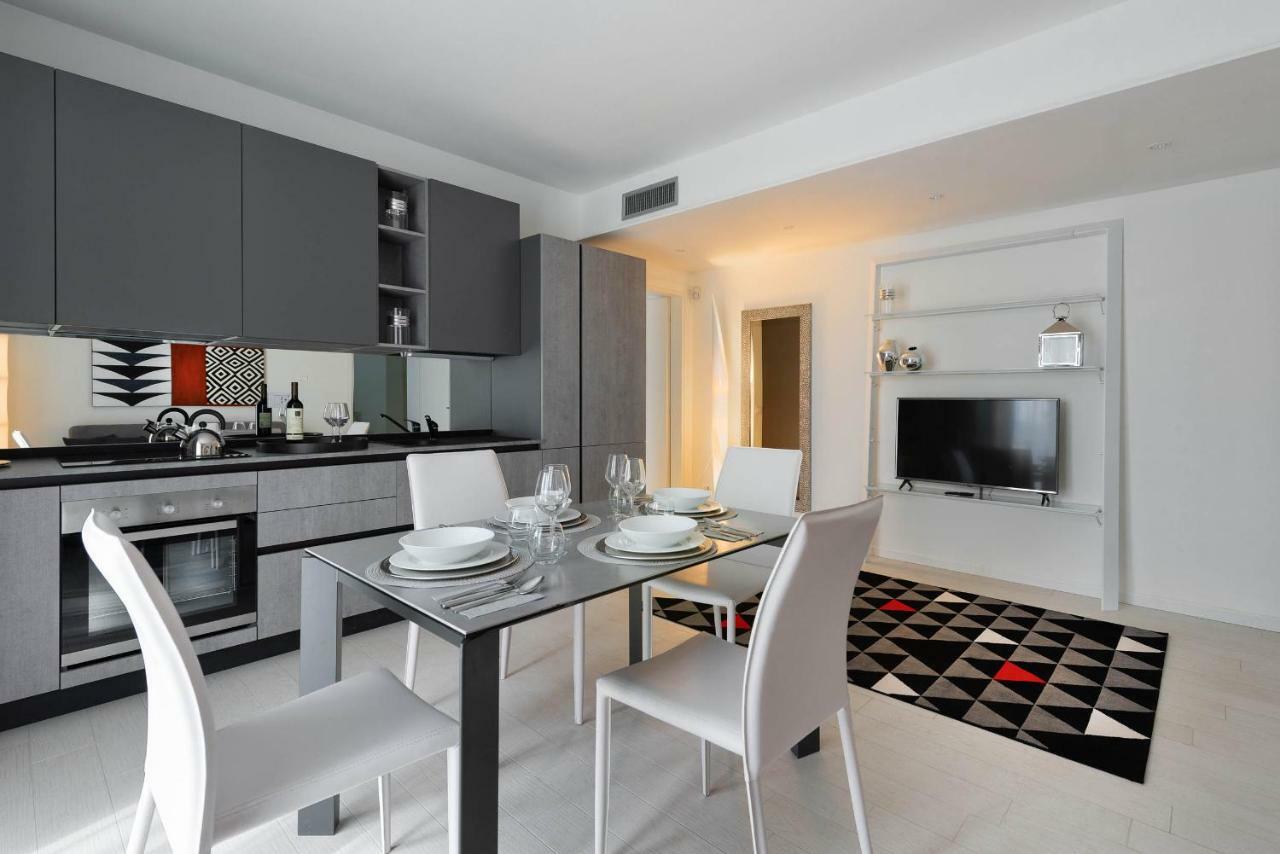 Villa Bianca Luxury Apartments Desenzano del Garda Dış mekan fotoğraf