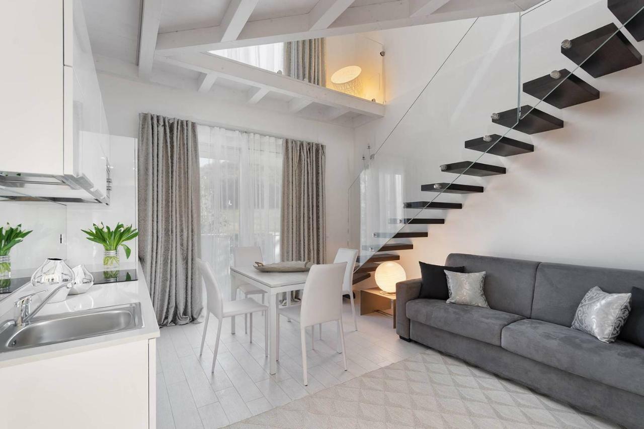Villa Bianca Luxury Apartments Desenzano del Garda Dış mekan fotoğraf
