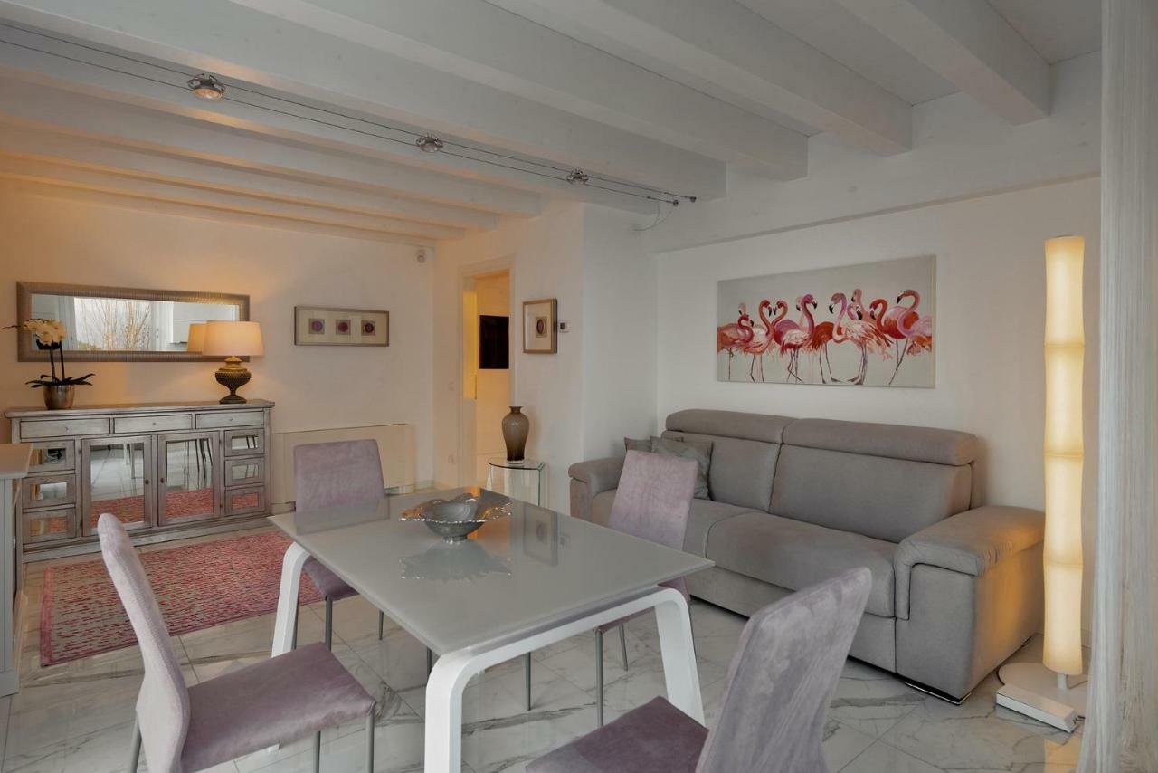 Villa Bianca Luxury Apartments Desenzano del Garda Dış mekan fotoğraf